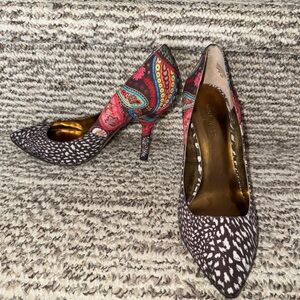 Nine West brown and multi colored paisley Patterned Heels